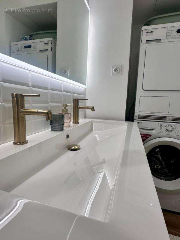 Appartement à VILLENEUVE-LOUBET