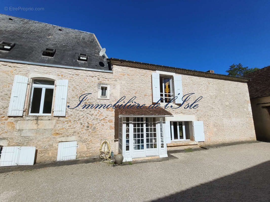 Pays d'ans - propriete ancienne  avec dependances - piscine couverte - gite - photo 14