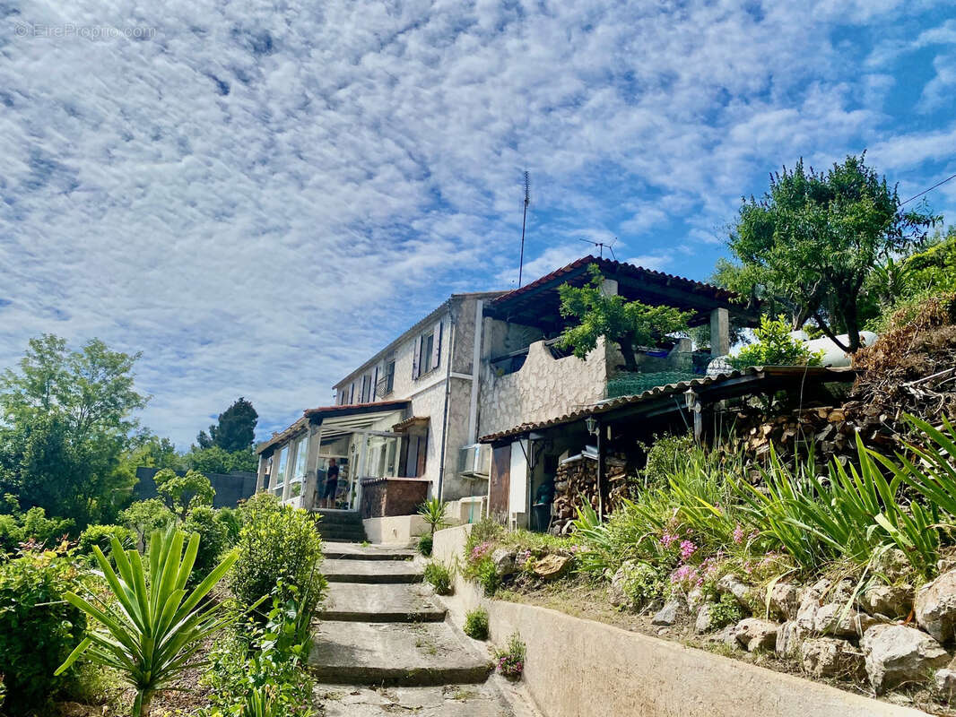 Maison à CARROS