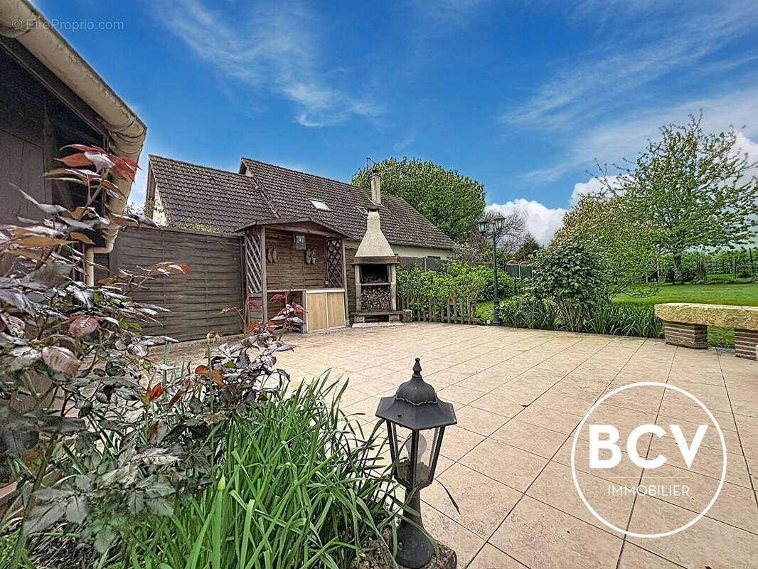 Maison à FONTENAY-SUR-EURE