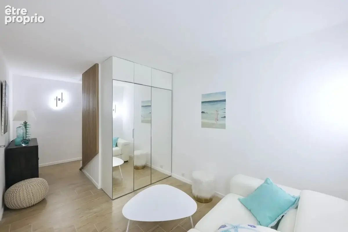 SAINT-TROPEZ : Appartement 4 pièces de 80 m² entièrement rénové, jardin de 100 m², piscine - photo 12