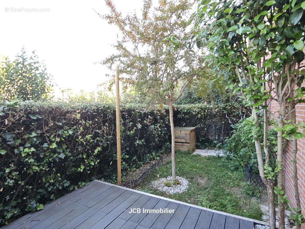 RANGUEIL - T2 MEUBLE avec terrasse, jardin et parking - photo 4