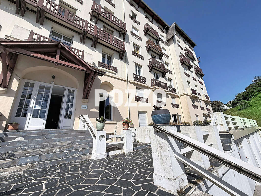 Appartement à DONVILLE-LES-BAINS