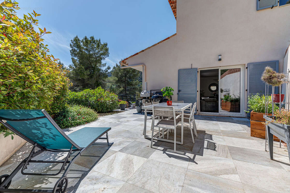 Maison à TOURRETTE-LEVENS