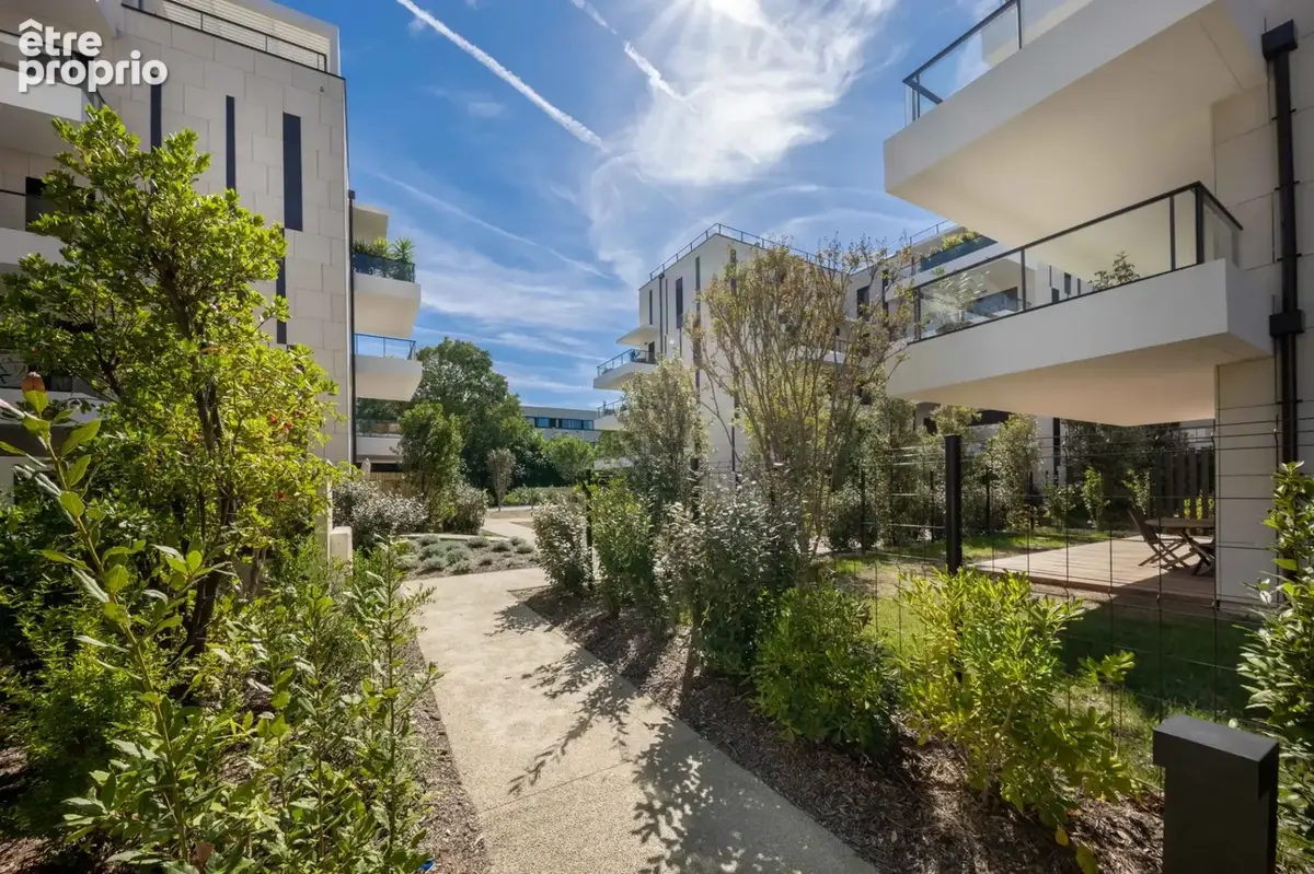 Marseille 8e – À deux pas du parc Borély et de la mer, exceptionnel T3 de 70 m² avec terrasse de 23m2 et 2 box Fermés - photo 8