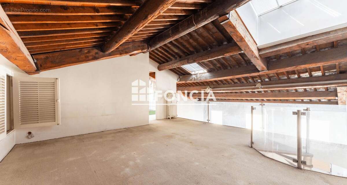 Appartement à MARSEILLE-6E