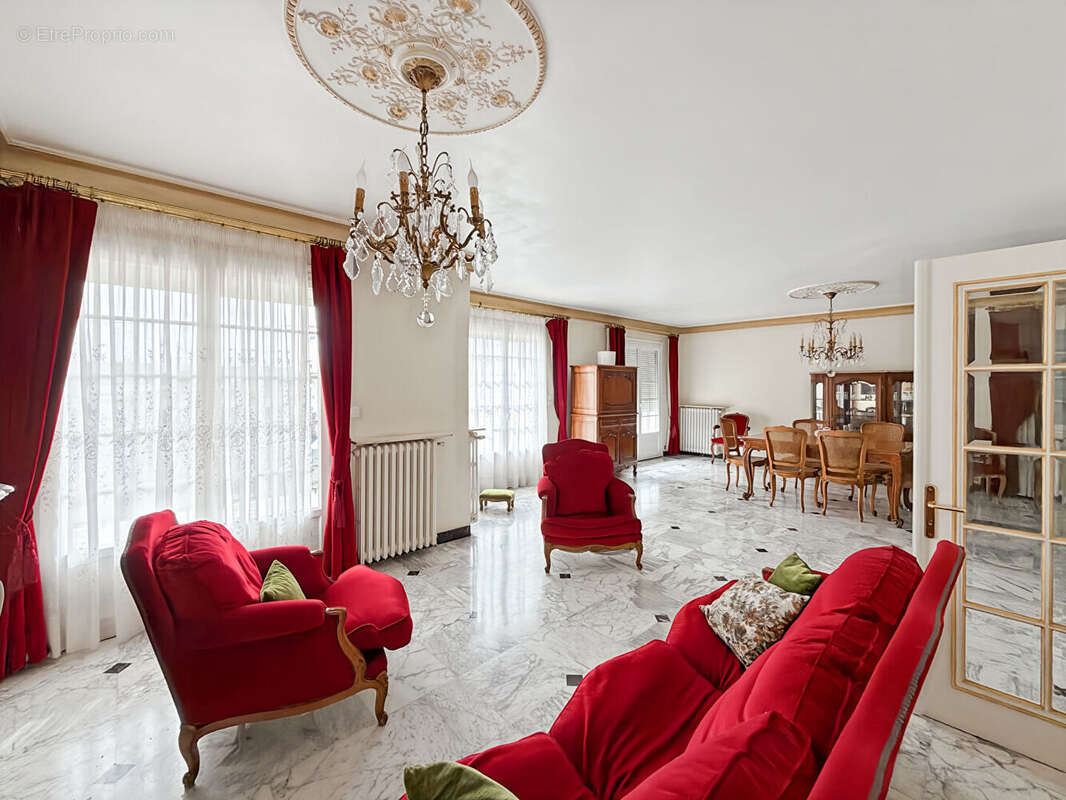 Maison à VILLENAVE-D'ORNON