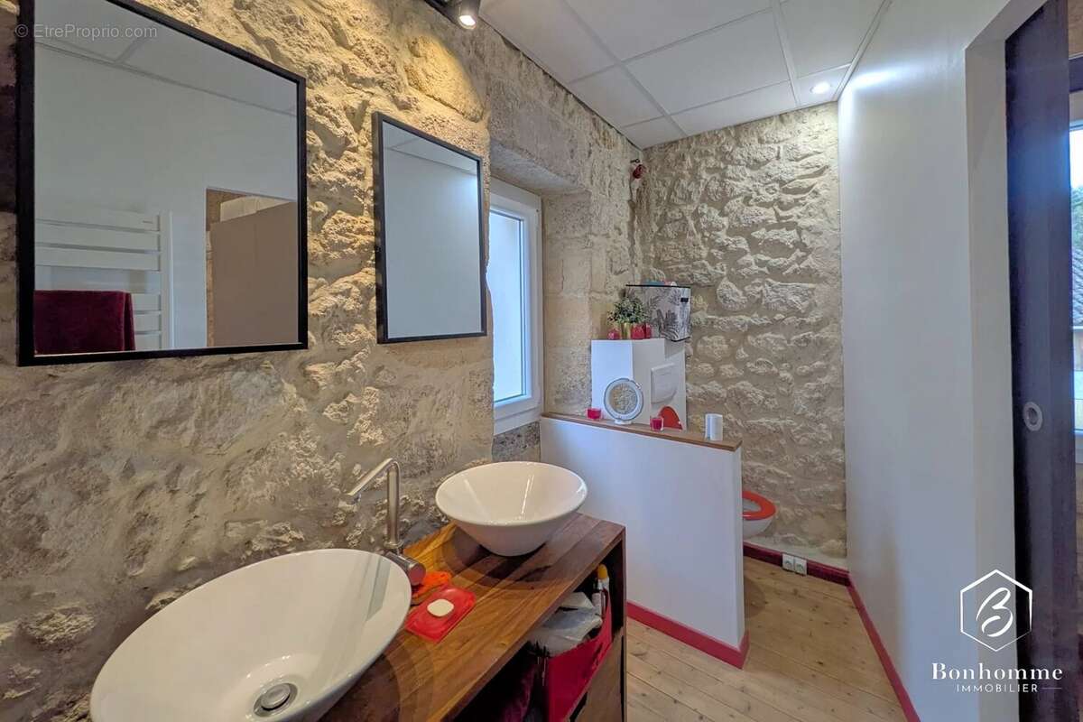 Maison à LESTIAC-SUR-GARONNE