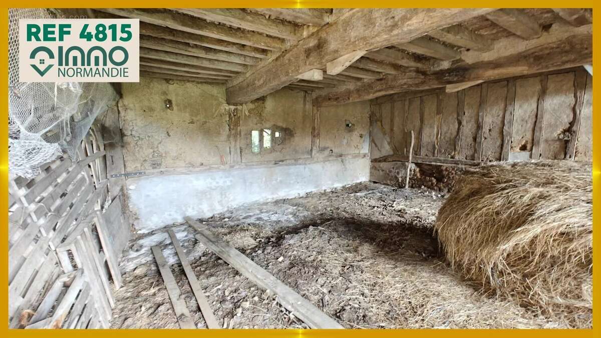 Maison à SAINT-CYR-DE-SALERNE