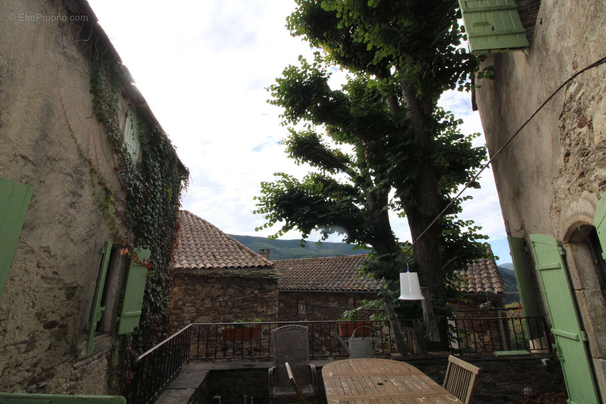 Maison à COLOMBIERES-SUR-ORB