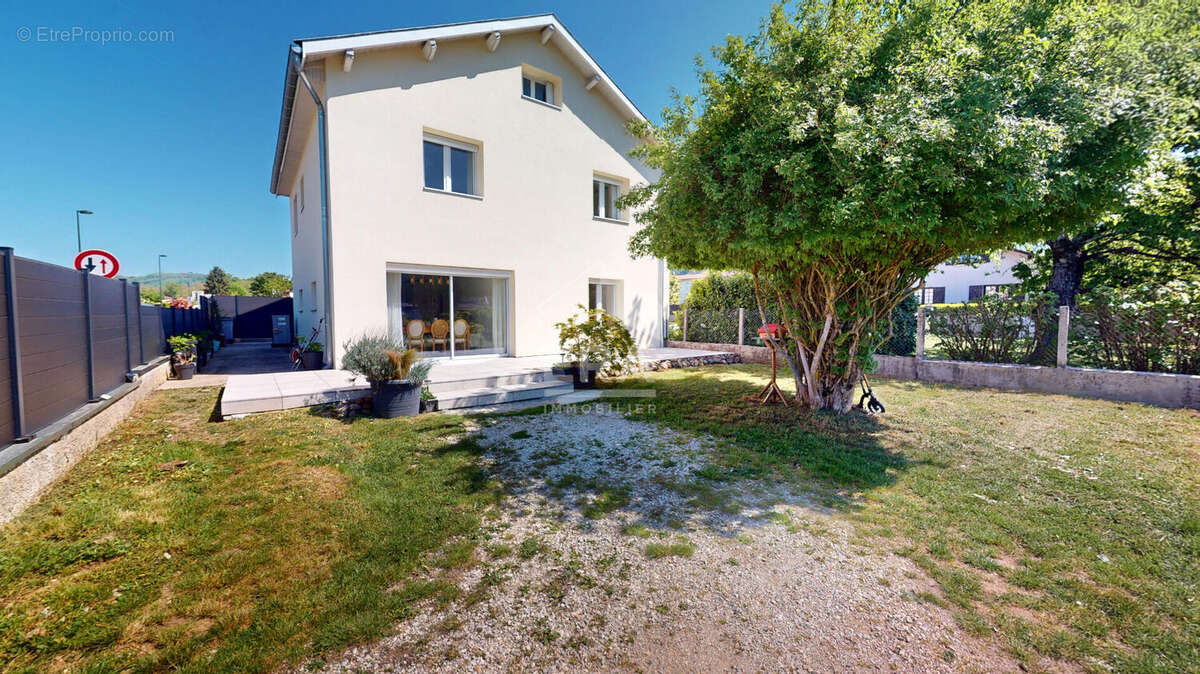 Maison à LAGNIEU