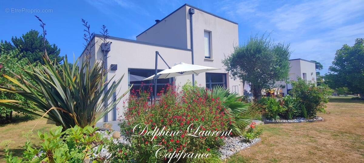 Maison à PETIVILLE
