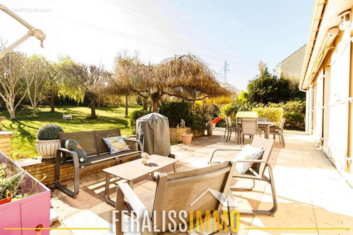 Maison à COURDIMANCHE