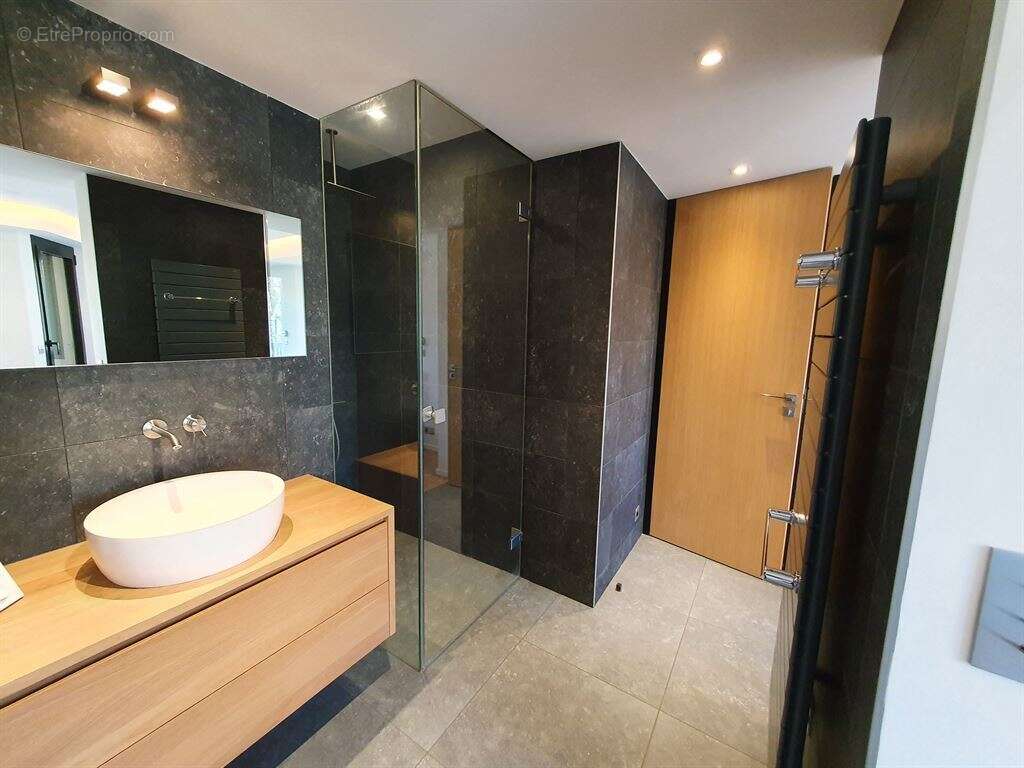 Appartement à VILLE-D'AVRAY