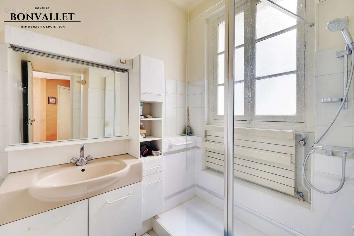 Appartement à PARIS-15E