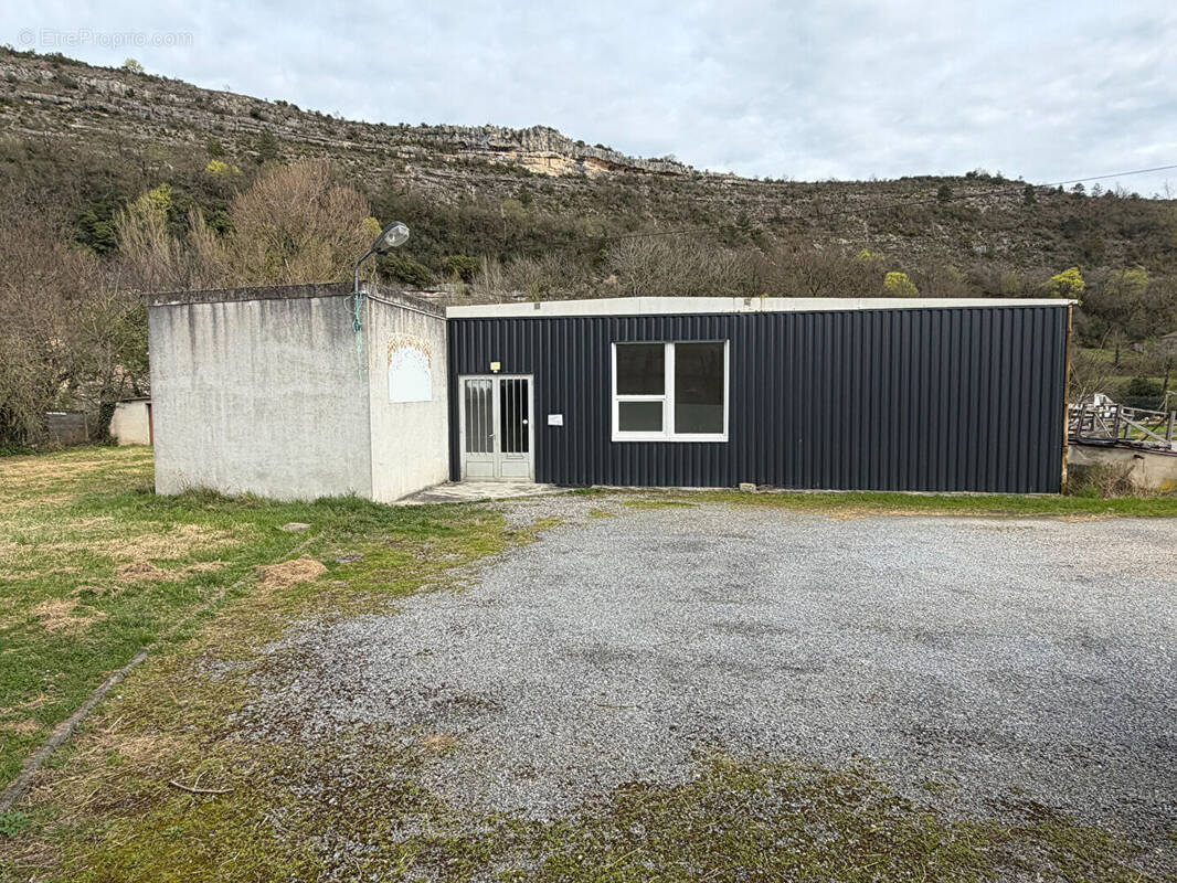 Commerce à CAUCALIERES