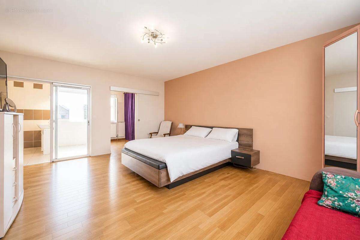 Maison de 11 pièces de 308 m² à Mitry-Mory - photo 5