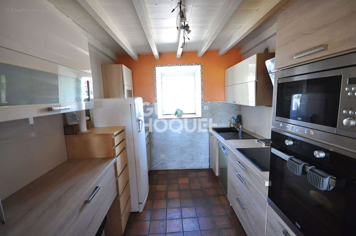 Maison à Meys de 136 m² - photo 2