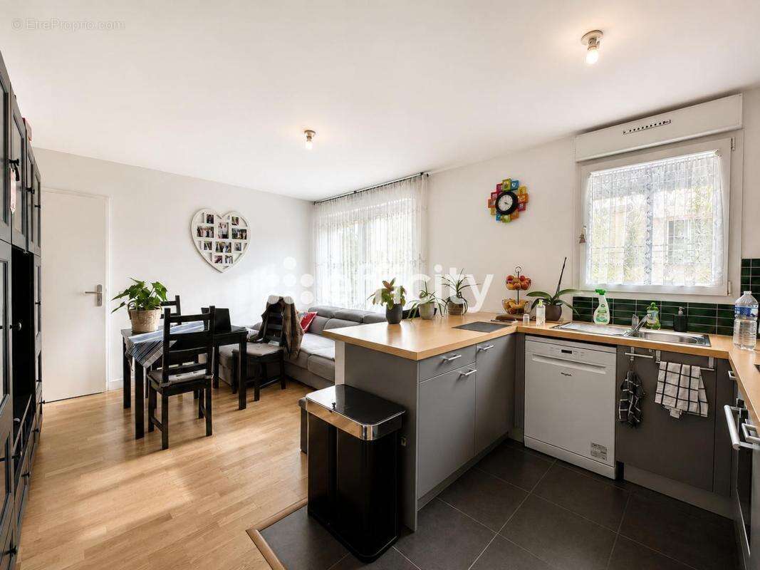 Appartement à BURES-SUR-YVETTE