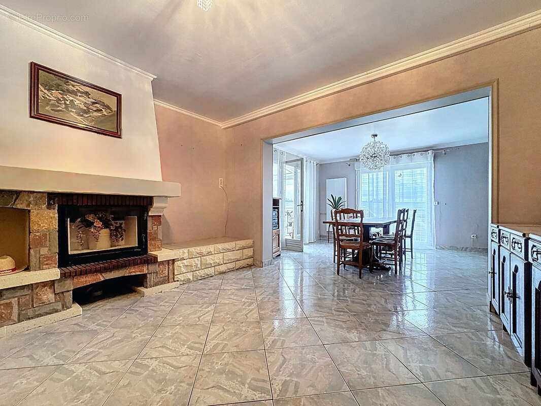 Maison à MONTMIRAIL