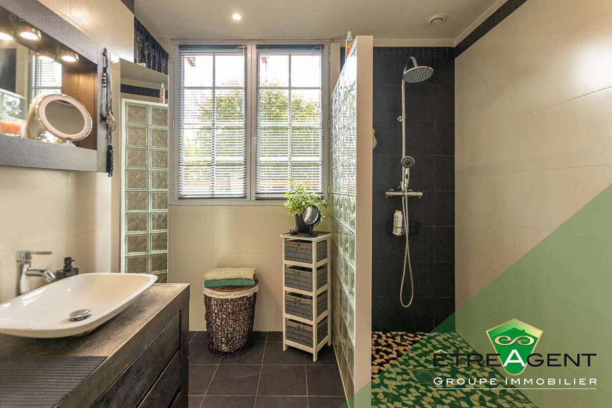 Maison à VERNEUIL-SUR-SEINE