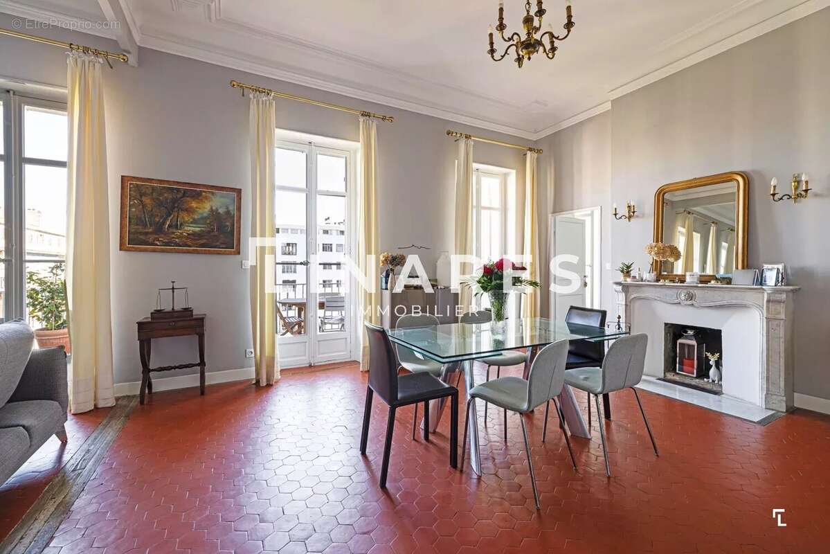 Appartement à MARSEILLE-8E