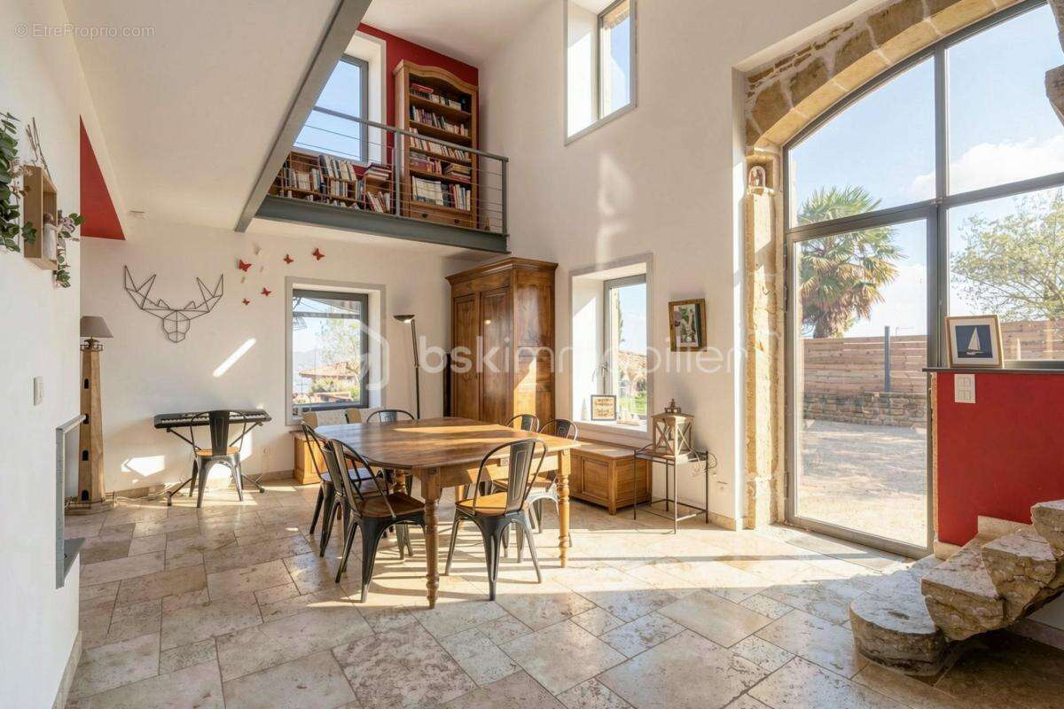 Ancien cuvier du XVIIIe siècle – 275 m² – Saint-Jean-des-Vignes - photo 6