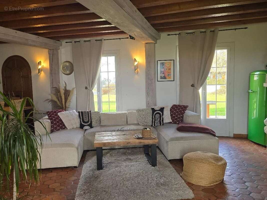 Maison à SACQUENVILLE