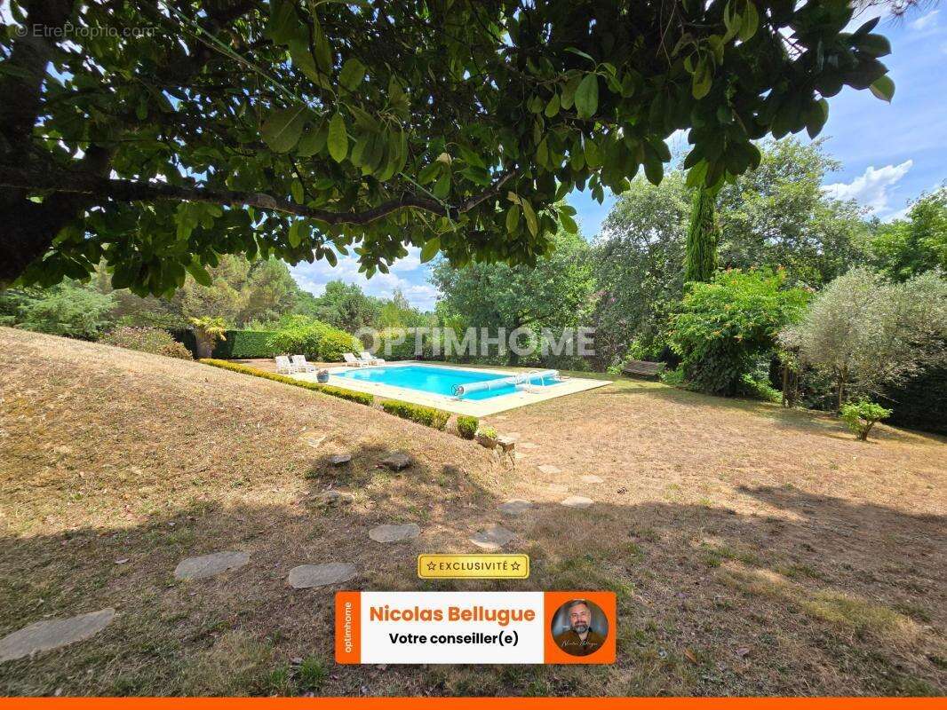 Espace, piscine et jardin : une maison pensée pour la vie de famille - photo 13