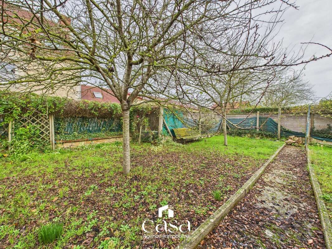 Maison à MORTEAUX-COULIBOEUF