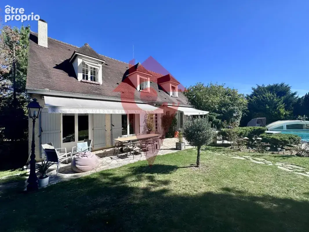 Maison familiale de 180 m2 avec piscine et jardin sans vis-à - photo 20