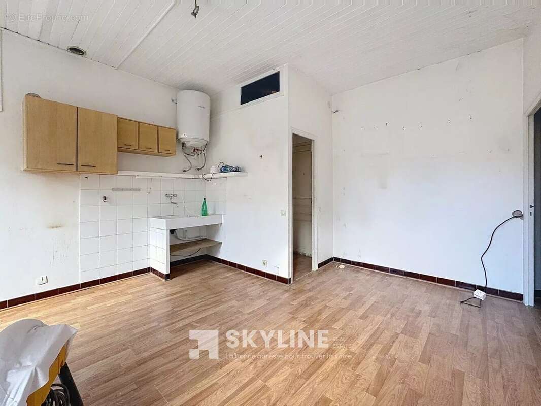 Appartement à MARSEILLE-4E
