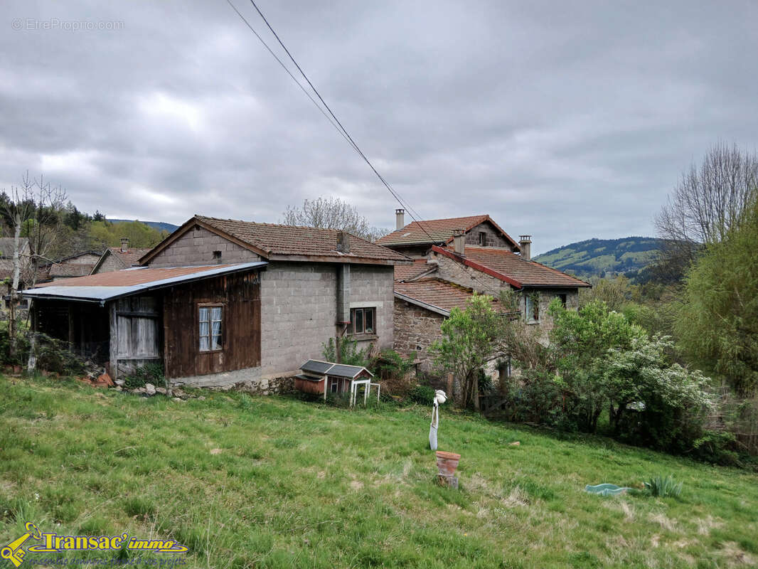 Maison à LE BRUGERON