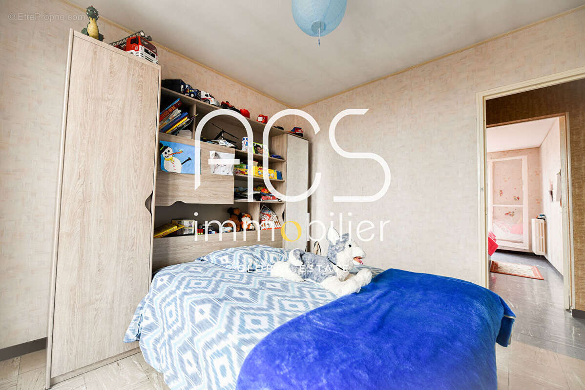 Achat Vente Appartement 4 pièce(s) 70 m2 CHATEAUNEUF-LES-MARTIGUES - photo 7