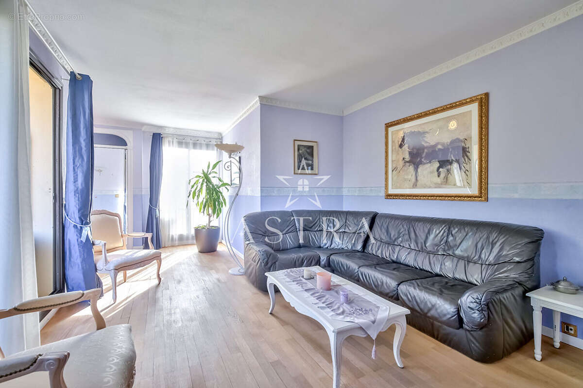 Appartement à FRESNES