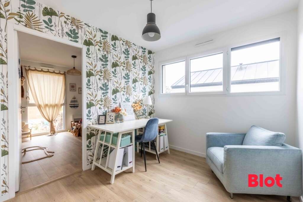Maison 130 m² à Montreuil-Le-Gast  - photo 9