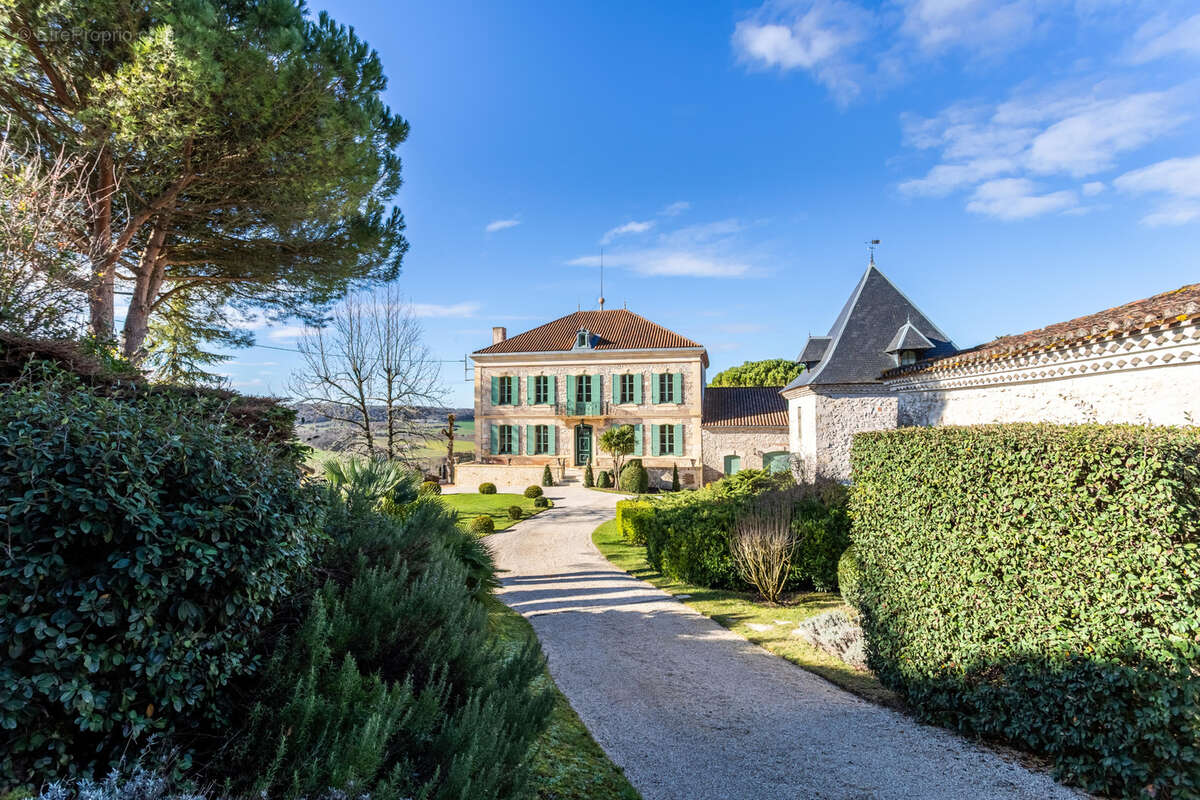 Domaine avec manoir, installations événementielles, annexes et atelier - photo 43