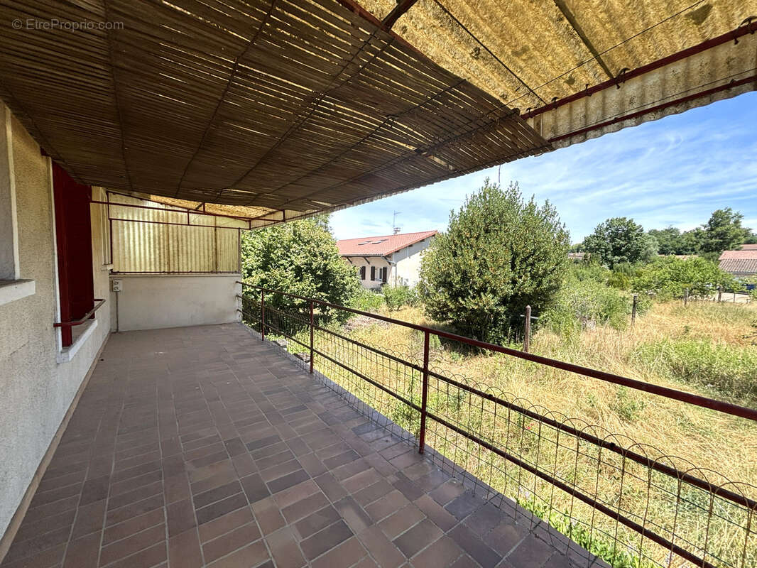 Pont de vaux! maison sur 2 niveaux a proximite du centre! - photo 8