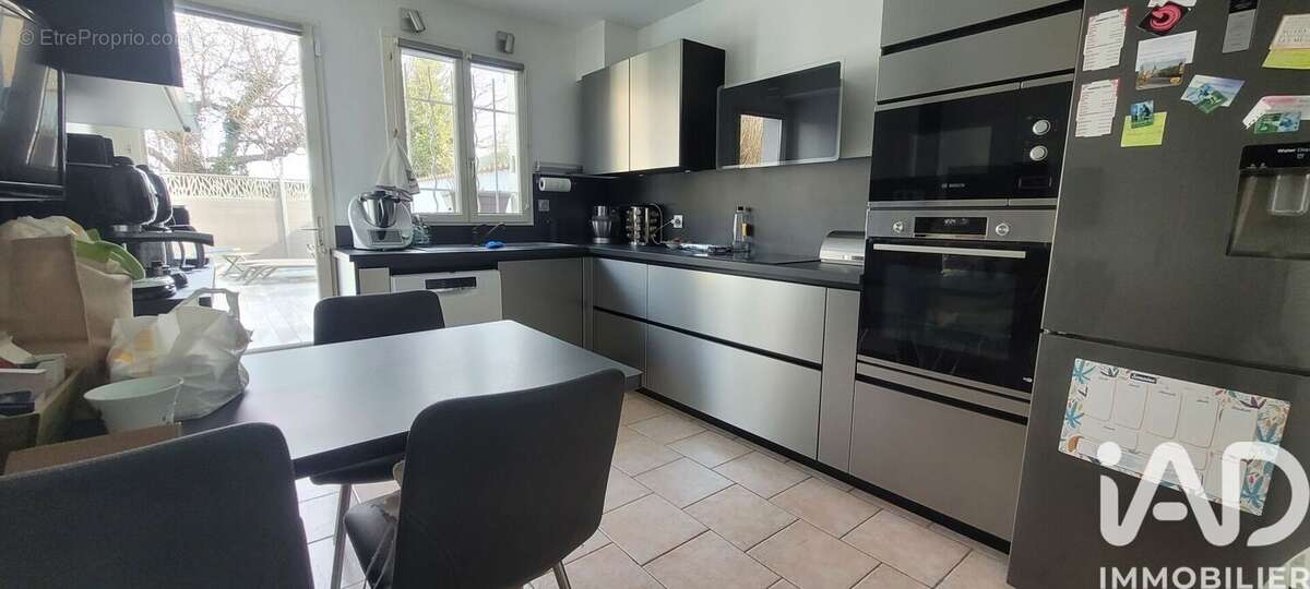 Photo 2 - Maison à LA CRAU