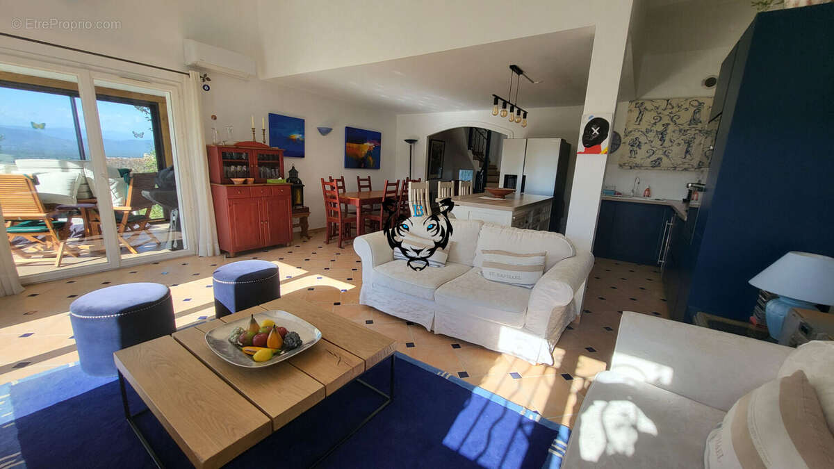 Maison à ROQUEBRUNE-SUR-ARGENS