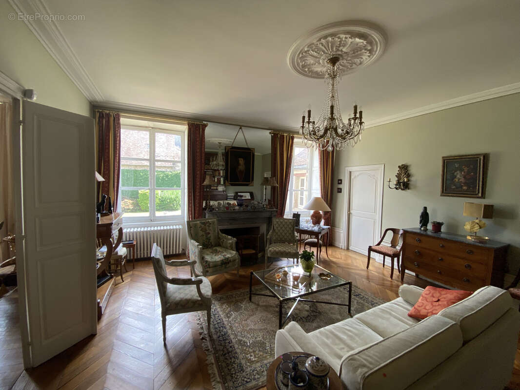 Maison à AUTUN