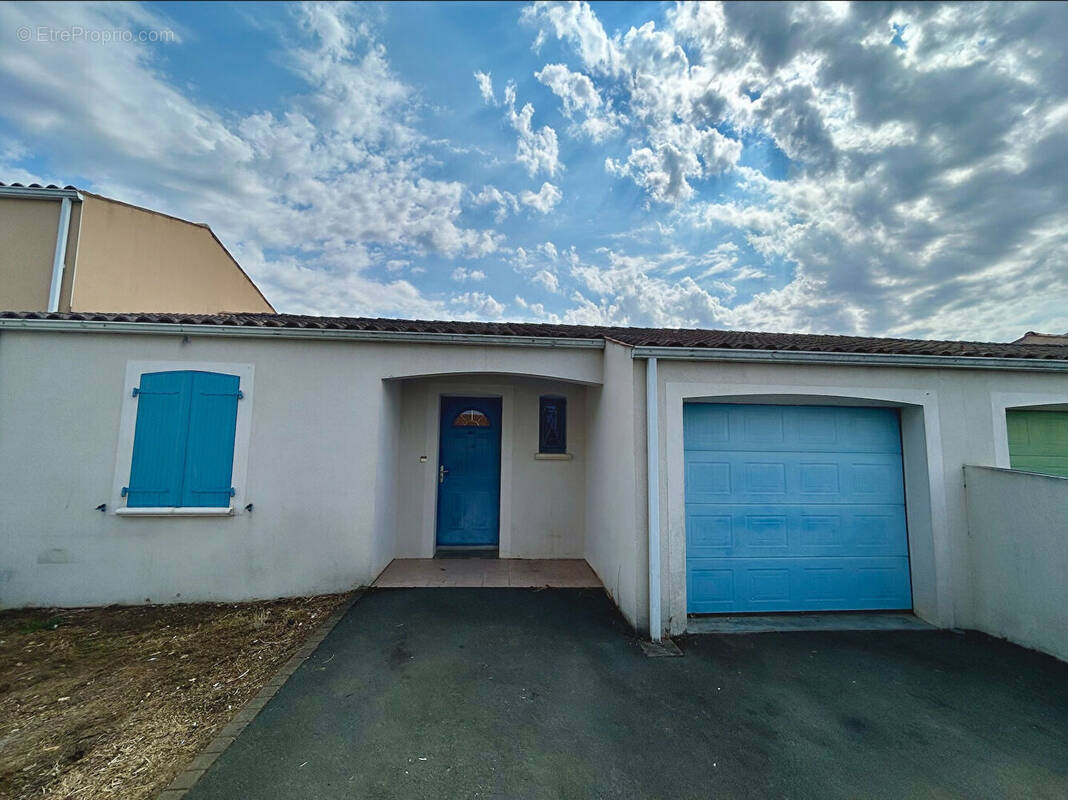 Maison 4 pièces 88 m² · à Angliers · 88 m² · 250 000 €