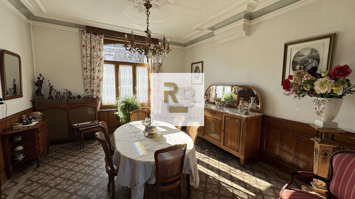 Maison à AIX-NOULETTE