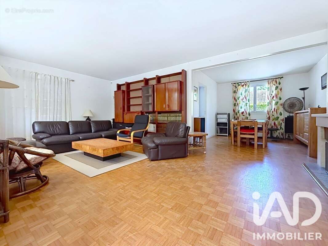 Maison 212 m² à Mennecy  - photo 4