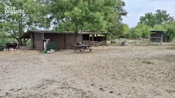 Ancien corps de ferme rénové de 110m2 habitable sur 56000m2 de prairie valonée à 7km de Mooissac - photo 9