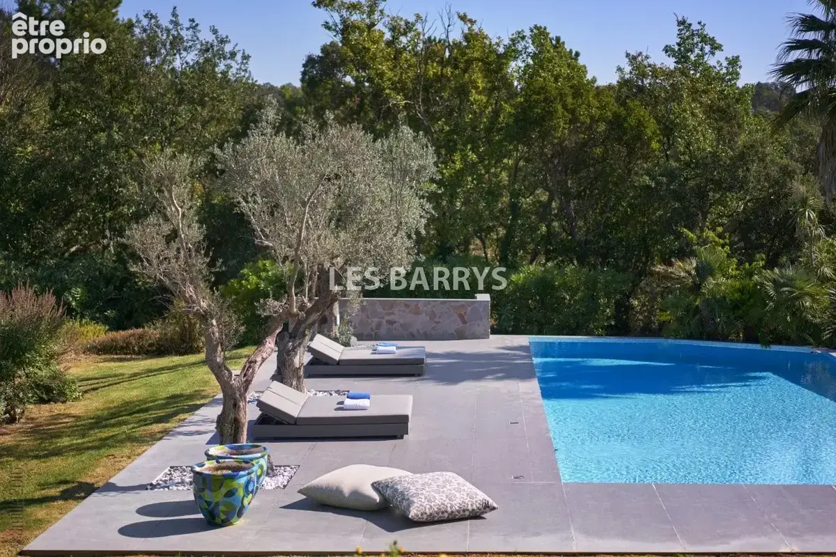 Rare villa de prestige à vendre à Gassin avec piscine et héliport - photo 2