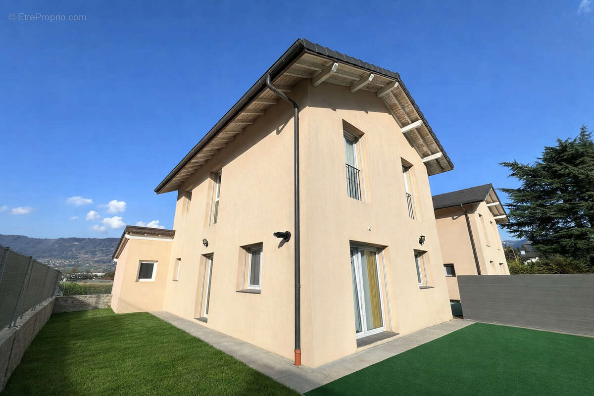 Maison à MARNAZ