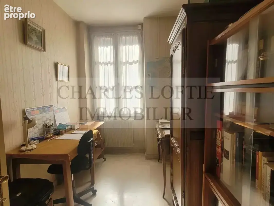 Immeuble de 3 logements, dépendances et jardin à Cahors. - photo 7