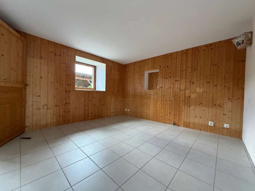 Maison à NONIERES