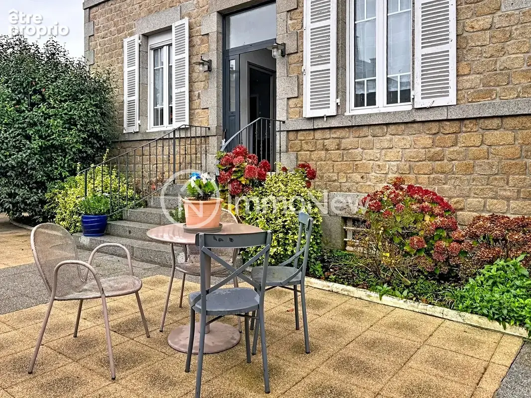 Belle maison de maitre 1920 sur terrain 1600 m2 au coeur de s hilaire du harcouet - photo 2